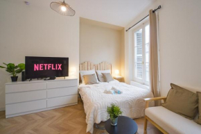 Le Clocher - Quai De La Loire - Netflix